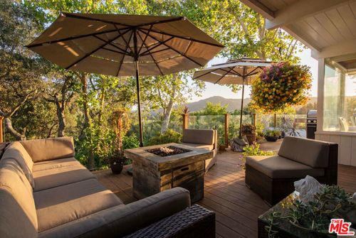 679 Wonder View Dr, Calabasas, CA, 91302-2244 | Card Image