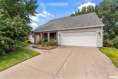 4735 Stone Haven Ct, Bettendorf, IA, 52722-2099 | Card Image
