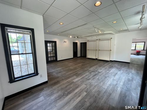 85 River Rd, Collinsville, CT, 06019-3245 | Card Image