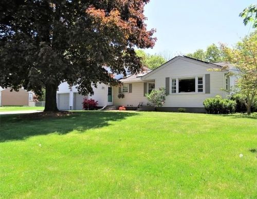 5 Bedford Dr, North Grafton, MA, 01536-1205 | Card Image