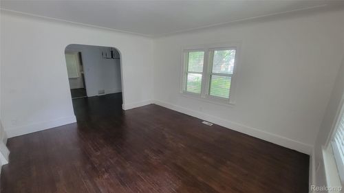 24 Cochrane Pl, Pontiac, MI, 48341-1308 | Card Image