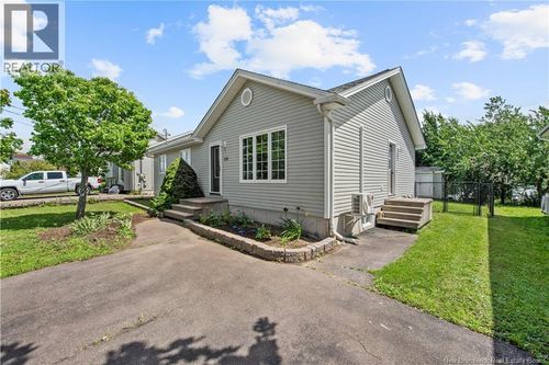 118 Hemmer Jane Dr, House with 3 bedrooms, 2 bathrooms and null parking in Moncton NB | Card Image