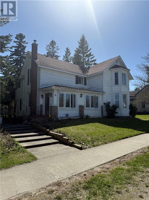 11 Robinson St, Little Current, ON, P0P1K0 | Card Image