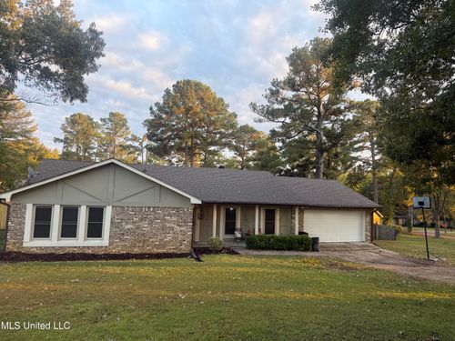 808 Pine Knoll Ct, Ridgeland, MS, 39157-1349 | Card Image
