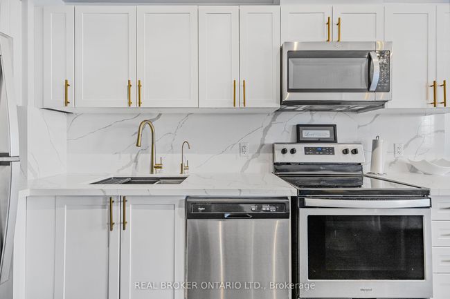 21 - 630 Rogers Rd, Condo with 2 bedrooms, 1 bathrooms and 1 parking in York ON | Image 7