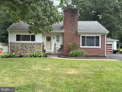 129 Locust St, PLEASANT GAP, PA, 16823-3407 | Card Image