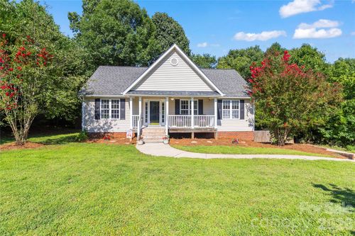 200 Autumn Woods Blvd, Mount Holly, NC, 28120-2448 | Card Image