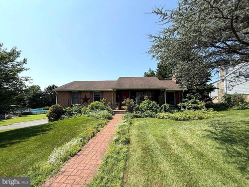 1629 Yorktowne Dr, YORK, PA, 17408-2241 | Card Image