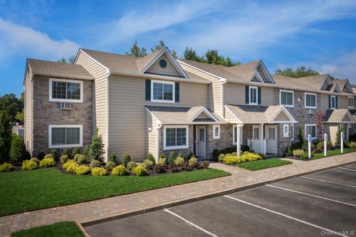 29-2 Victorian Ct, Holtsville, NY, 11742-2633 | Card Image