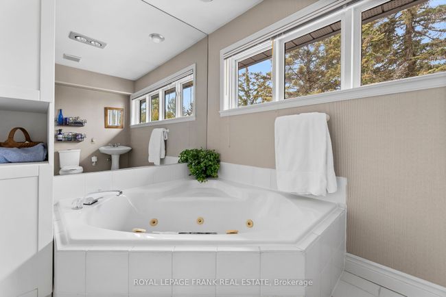 11 Mansfield Park Crt, House other with 5 bedrooms, 3 bathrooms and 10 parking in Port Perry ON | Image 41