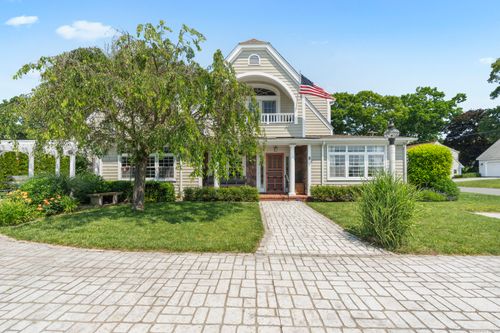 5 Oakwood Rd, Old Saybrook, CT, 06475-2816 | Card Image
