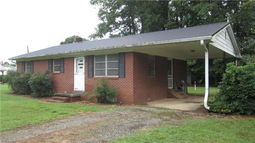 186 Valiant Dr, Lexington, NC, 27292-6011 | Card Image