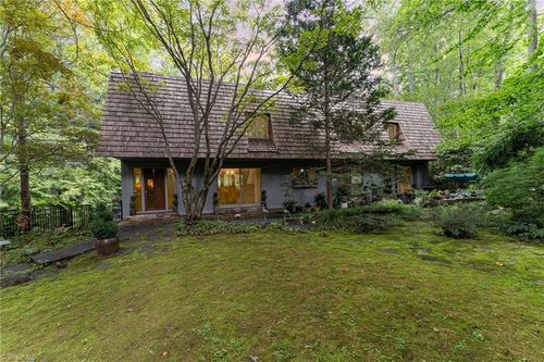 565 Knob View Dr, Winston Salem, NC, 27104-5141 | Card Image