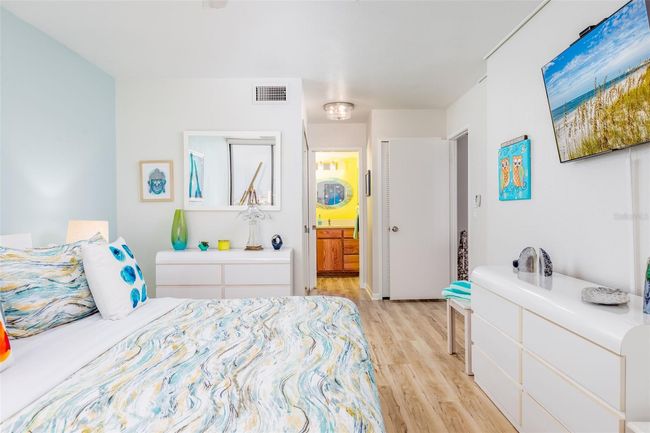 APT-505 - 9525 Blind Pass Rd, Condo with 2 bedrooms, 2 bathrooms and null parking in ST PETE BEACH FL | Image 21