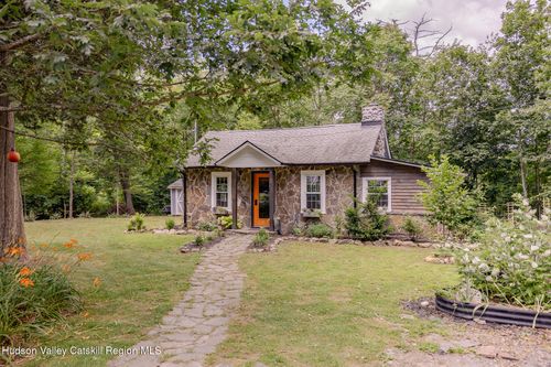 7 Cedarwood Ln, Saugerties, NY, 12477-4709 | Card Image