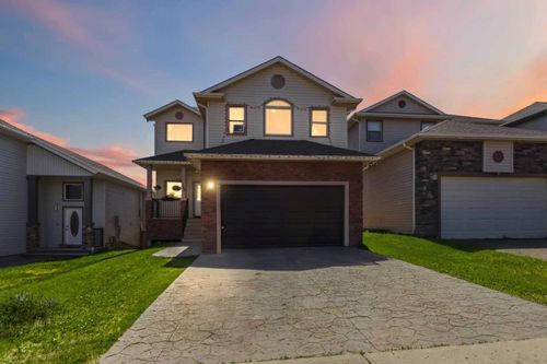205 Gravelstone Way, Fort Mcmurray, AB, T9K0S9 | Card Image