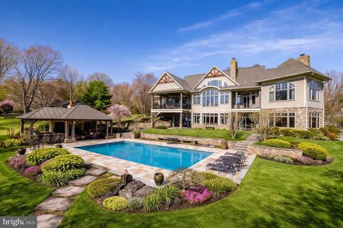 1017 Windswept Dr, GREAT FALLS, VA, 22066-1911 | Card Image