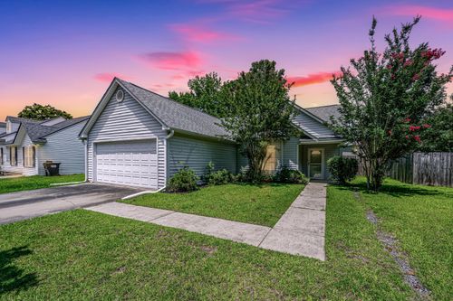 207 Apache Dr, Summerville, SC, 29483-9233 | Card Image