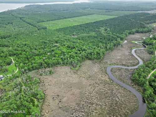 705 Sandy Point Dr, Beaufort, NC, 28516-9508 | Card Image