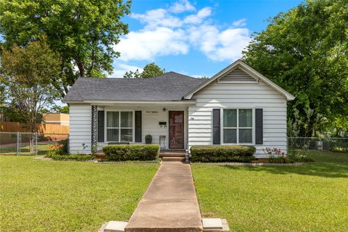 718 Howard St, Jacksonville, TX, 75766-3118 | Card Image