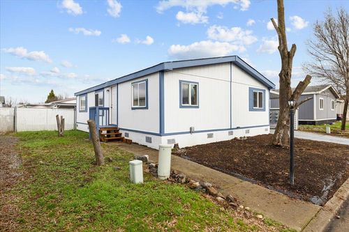 unit-130-633 E Archwood Dr, Eagle Point, OR, 97524-9488 | Card Image