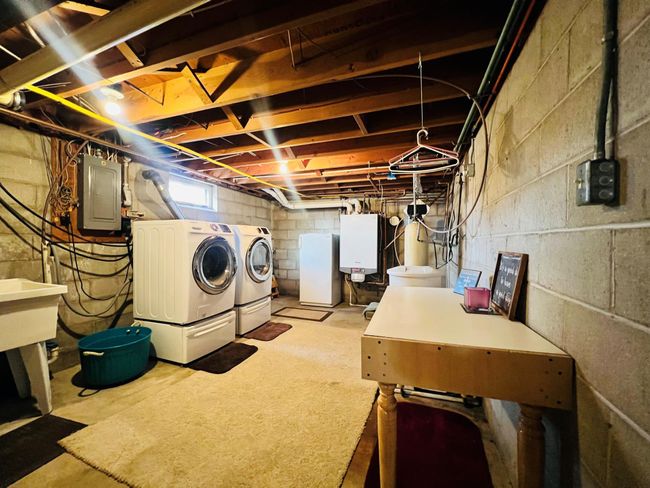 Laundry Area | Image 28