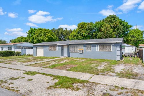 16935 Nw 38th Ct, Miami Gardens, FL, 33055-4504 | Card Image
