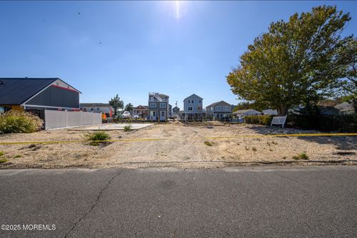 212 Rosewood Dr, Bayville, NJ, 08721-3120 | Card Image