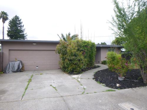 231 Peach St, Santa Rosa, CA, 95407-7072 | Card Image