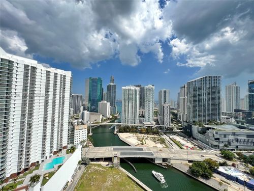3310-92 Sw 3rd St, Miami, FL, 33130-2998 | Card Image