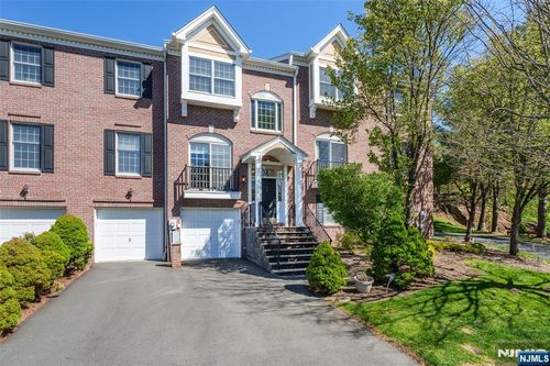 59 Spring Hill Cir, Wayne, NJ, 07470-8440 | Card Image