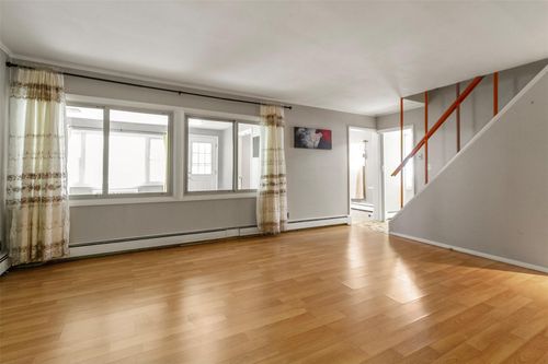 134 Gailmore Dr, Yonkers, NY, 10710-3533 | Card Image