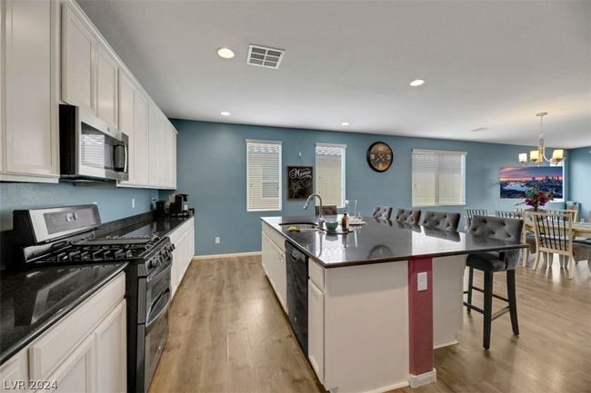 7689 Monomoy Bay Ave, House other with 4 bedrooms, 4 bathrooms and null parking in Las Vegas NV | Image 14