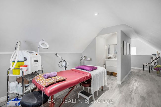 15 Centre St S, Home with 1 bedrooms, 1 bathrooms and 8 parking in Brampton ON | Image 17
