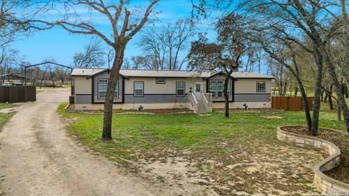 445 Savannah Rdg, Von Ormy, TX, 78073-4951 | Card Image