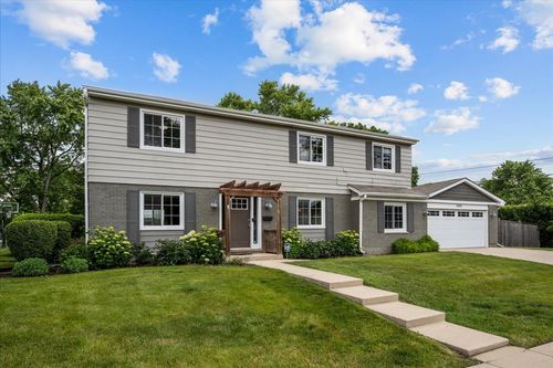 1042 Gordon Ter, Deerfield, IL, 60015-4812 | Card Image