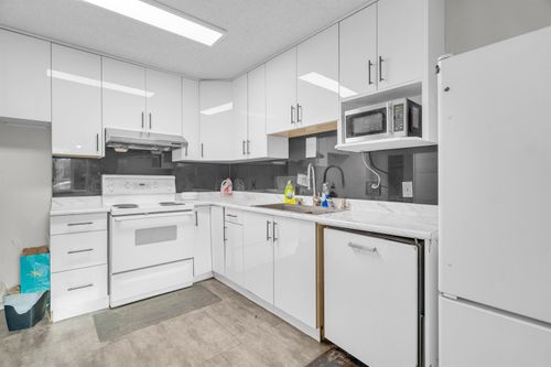 13335 70b Ave, Surrey, BC, V3W7Z3 | Card Image