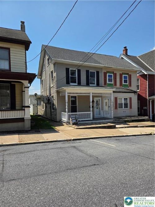 210 2nd St, Slatington, PA, 18080-1812 | Card Image