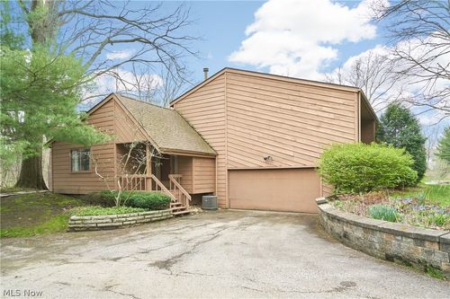 142-171 Granger Rd, Medina, OH, 44256-7305 | Card Image