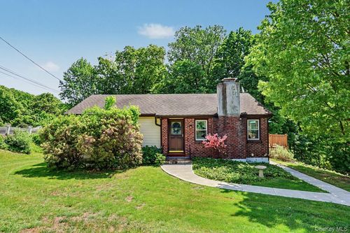 22 Manor Way, Brewster, NY, 10509-3224 | Card Image