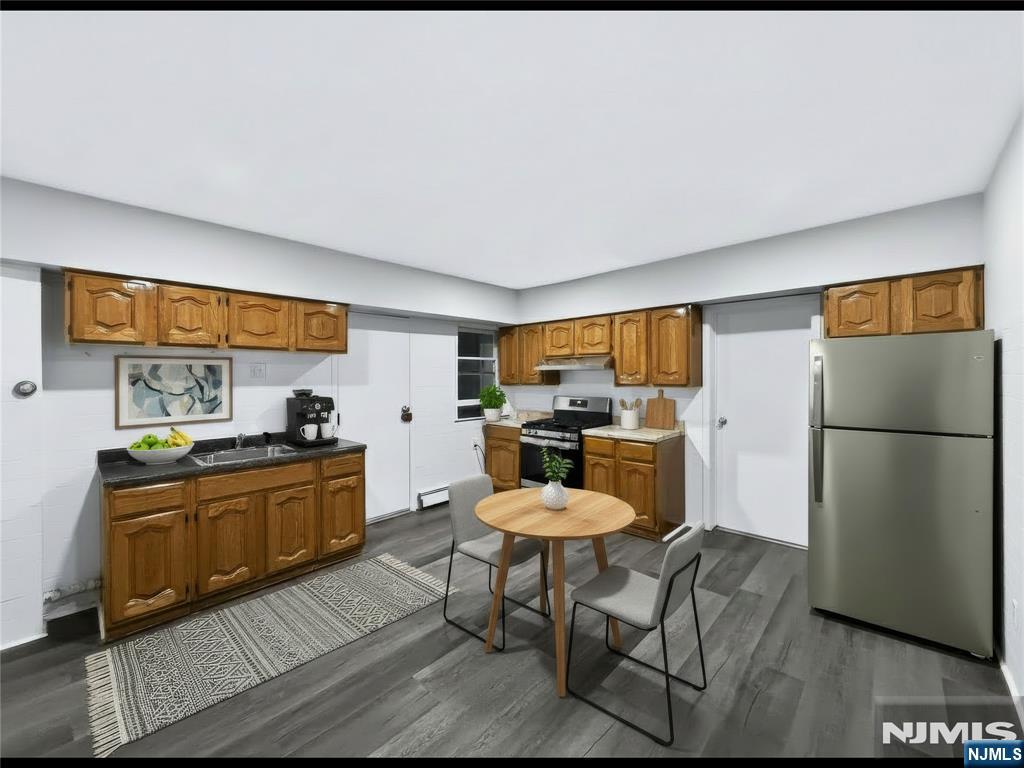 Residential Lease in Newark 4