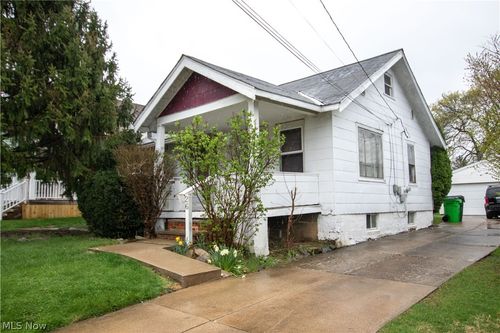 26 E Grace St, Bedford, OH, 44146-2745 | Card Image