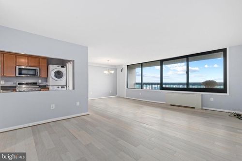 2513s-3705 S George Mason Dr, FALLS CHURCH, VA, 22041 | Card Image