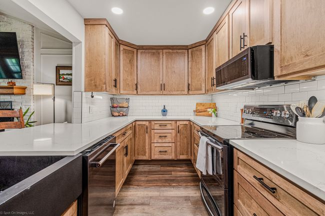 2012 Island Cir, House other with 4 bedrooms, 2 bathrooms and null parking in Tool TX | Image 11