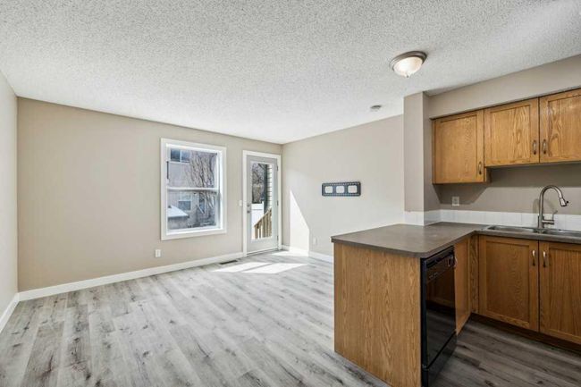 288 Saddlebrook Point Ne, Home with 2 bedrooms, 1 bathrooms and 2 parking in Calgary AB | Image 6