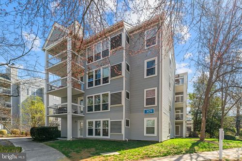 2-e1-3179 Summit Square Dr, OAKTON, VA, 22124-2868 | Card Image