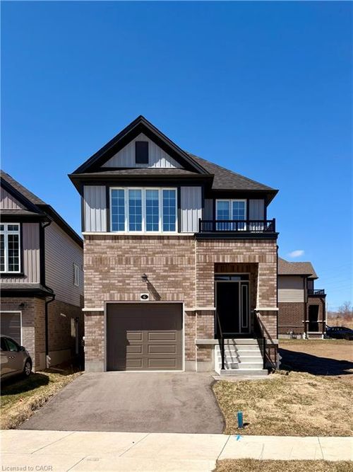 6 Dominique St, Kitchener, ON, N2E0K4 | Card Image