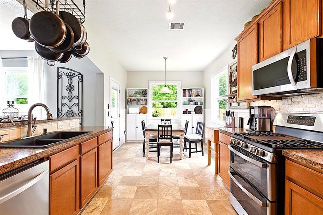 16611 River Wood Ct, House other with 5 bedrooms, 3 bathrooms and 3 parking in Crosby TX | Image 9