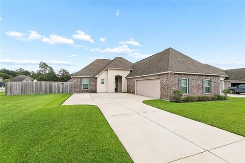 42470 Salt Grass Dr, Ponchatoula, LA, 70454-4245 | Card Image