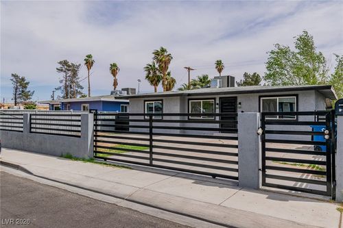 244 N 19th St, Las Vegas, NV, 89101-4405 | Card Image